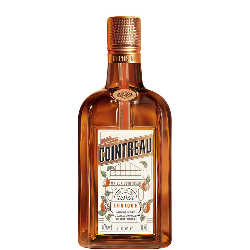 Cointreau likeur in een vierkante bruine fles.