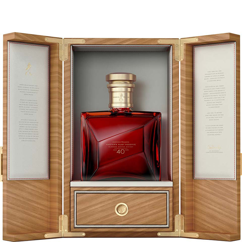 Johnnie Walker 40 Year Old Ruby Reserve is de 40 jaar oude whisky van Johnnie Walker en slechts in beperkte oplage van 398 stuks verkrijgbaar.