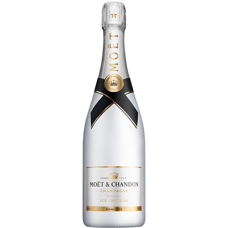 Moët & Chandon Ice Imperial champagne van 75 cl in een witte fles met goudkleurige accenten.